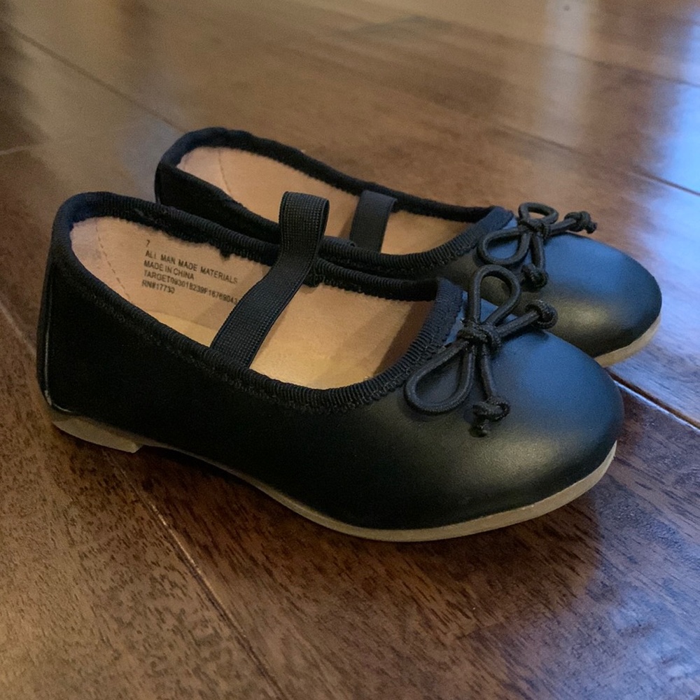 Black Ballet Flats
